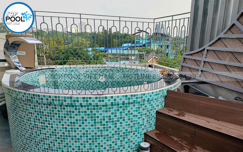 dán gạch bể sục Jacuzzi