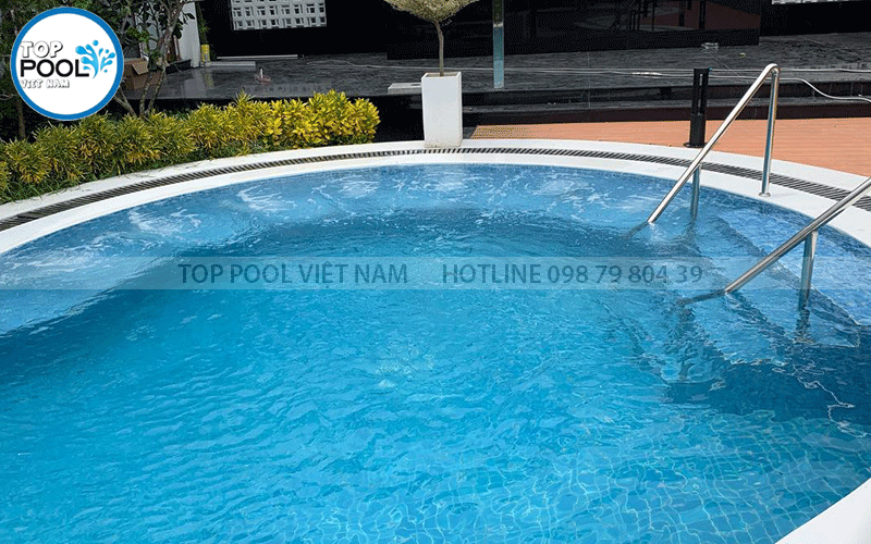 thi công hồ Jacuzzi trong hồ bơi