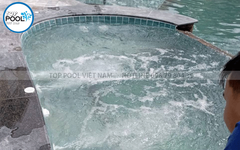 thi công hồ Jacuzzi ngoài trời