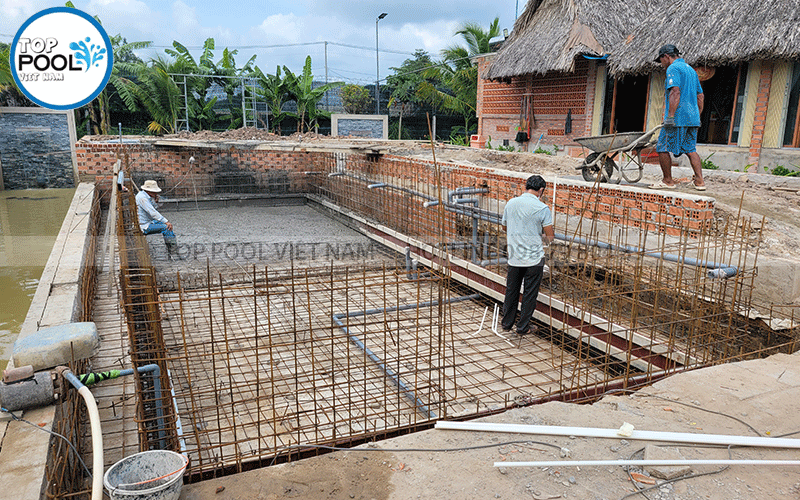 xây dựng hồ bơi lắp đặt đường ống kỹ thuật hồ bơi